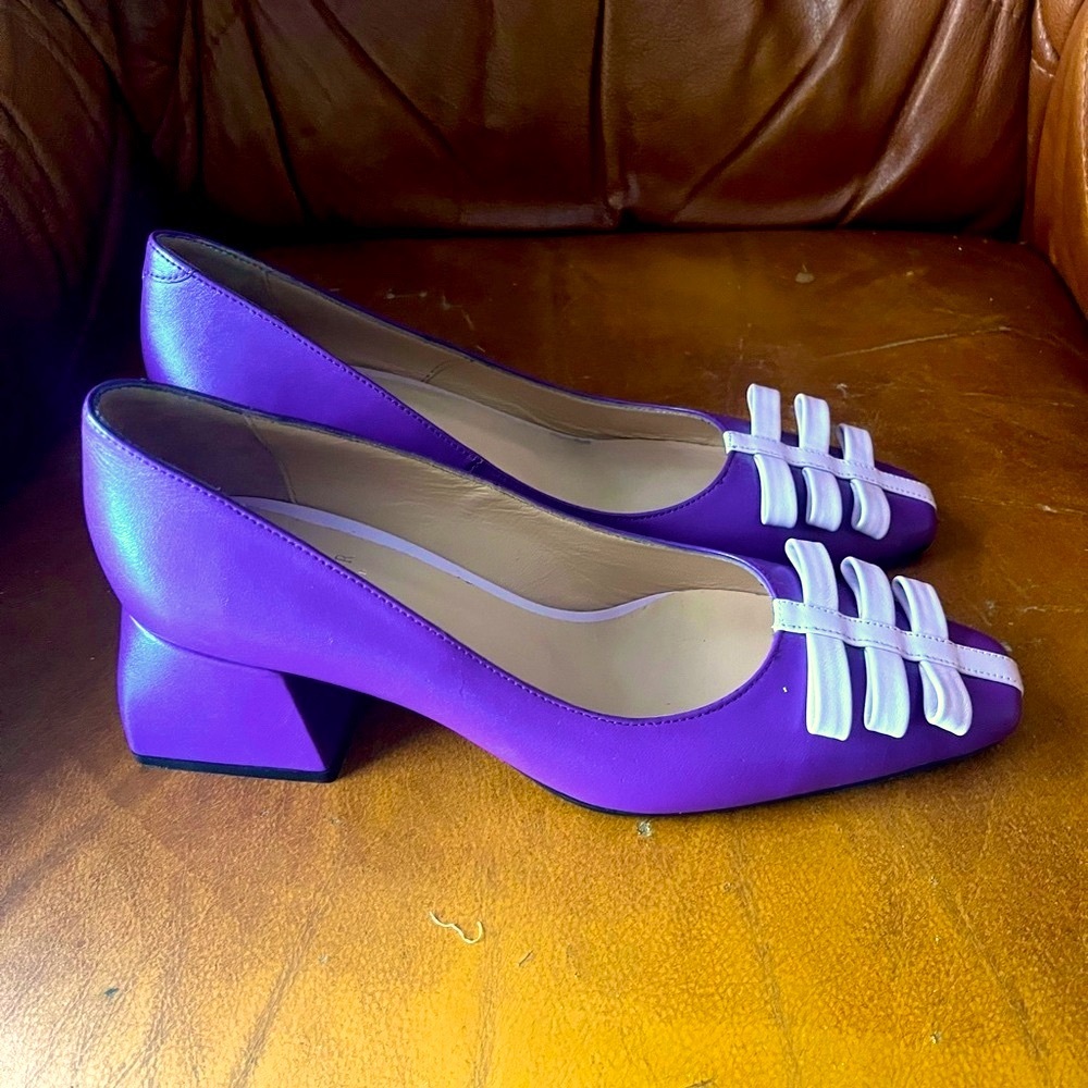 Purple Women's Leather Shoes with White Accents size 7